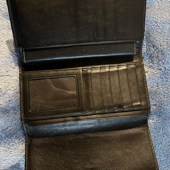 Classic coach wallet - gently used WITH CHECKBOOK COVER - Picture 3 of 4